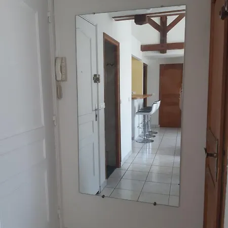 72m² Proche Centre Historique De *